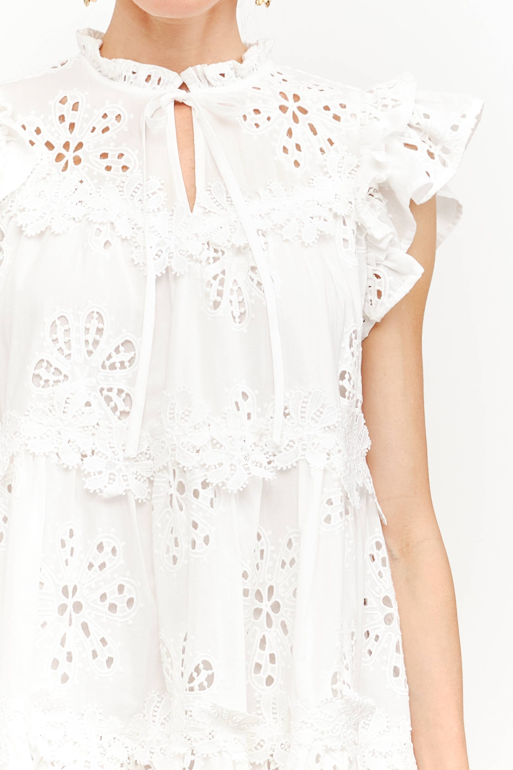 Annie Dress in White Floral Embroiderery