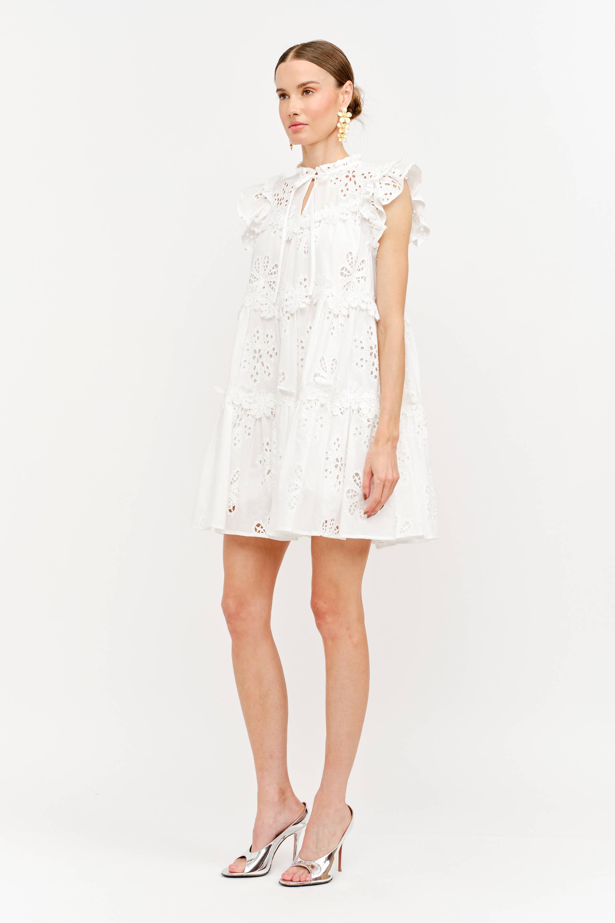 Annie Dress in White Floral Embroiderery