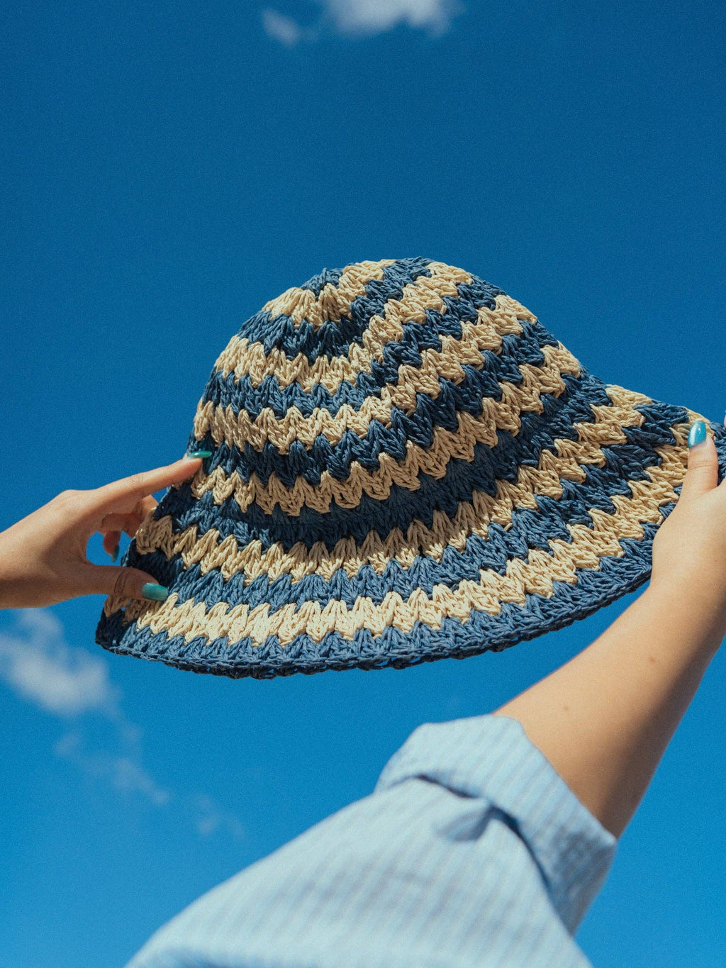 Packable Straw Hat in Blue