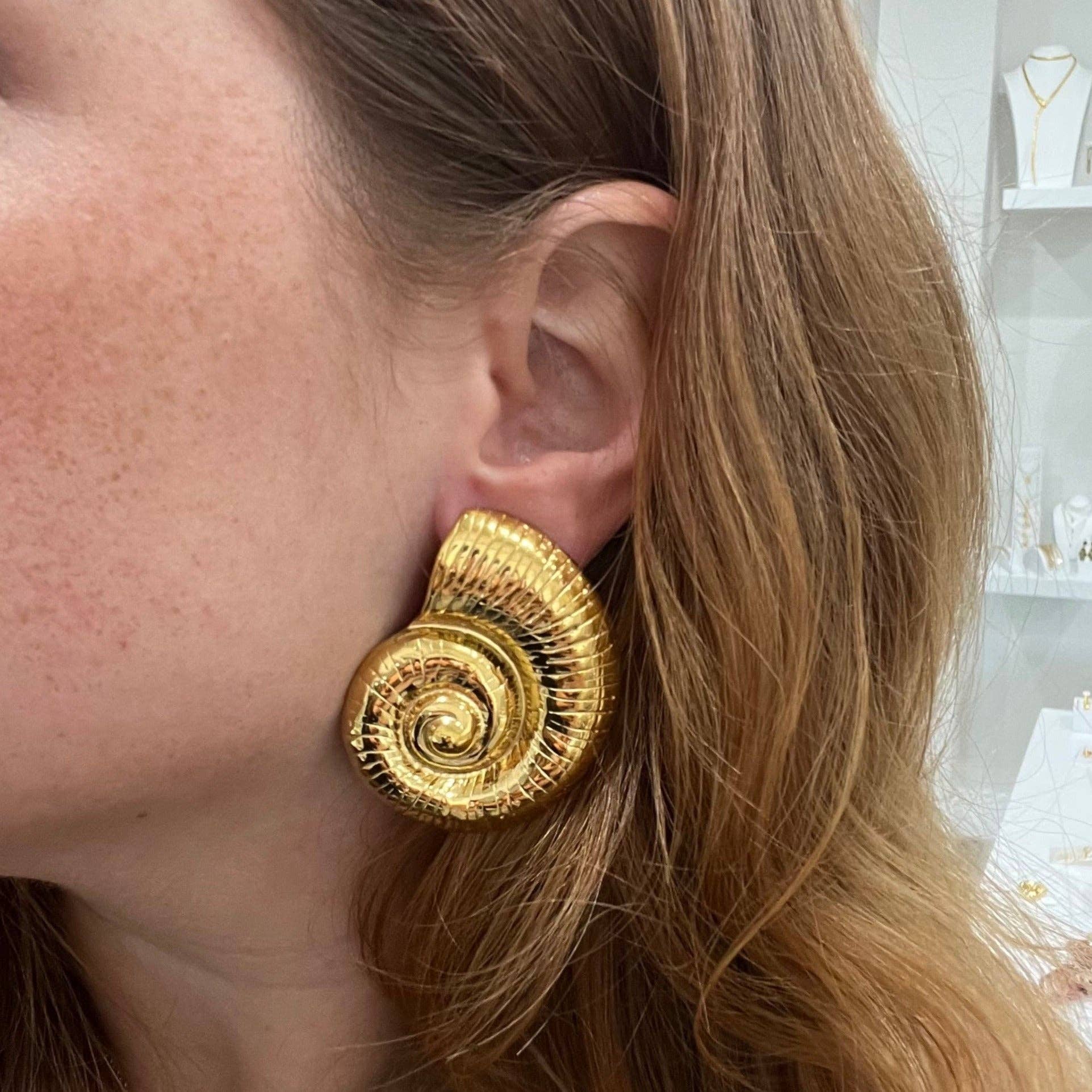 Shell Earring
