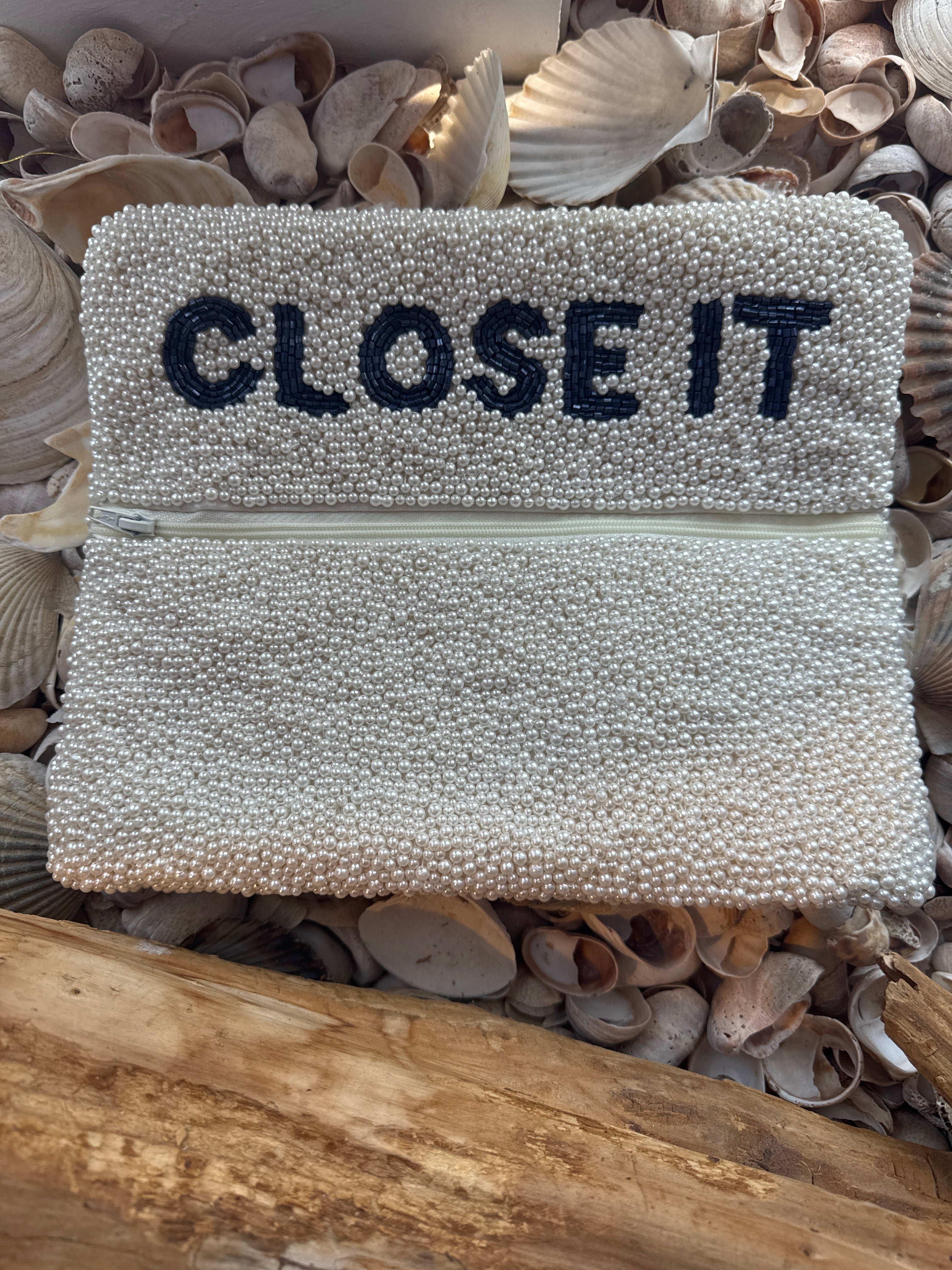 Vodka Soda / Close It Clutch Pearl & Navy