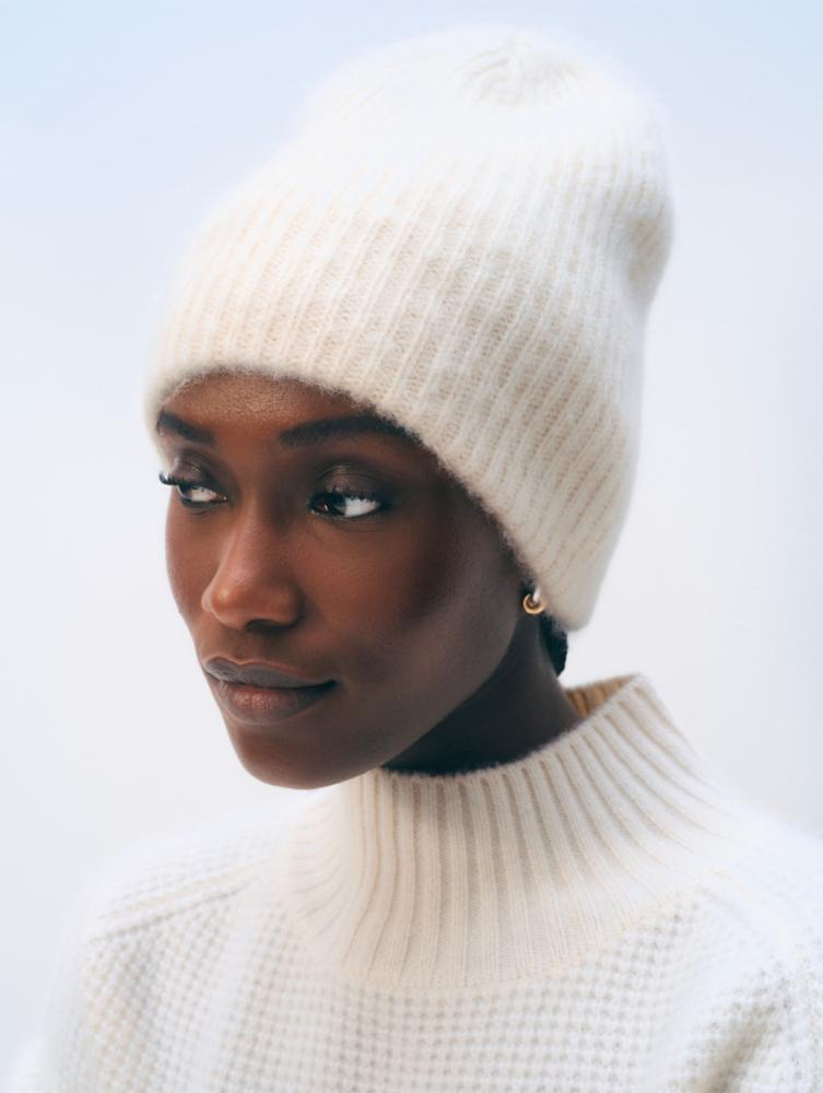 White + Warren Cashmere Plush Rib Beanie in Soft White
