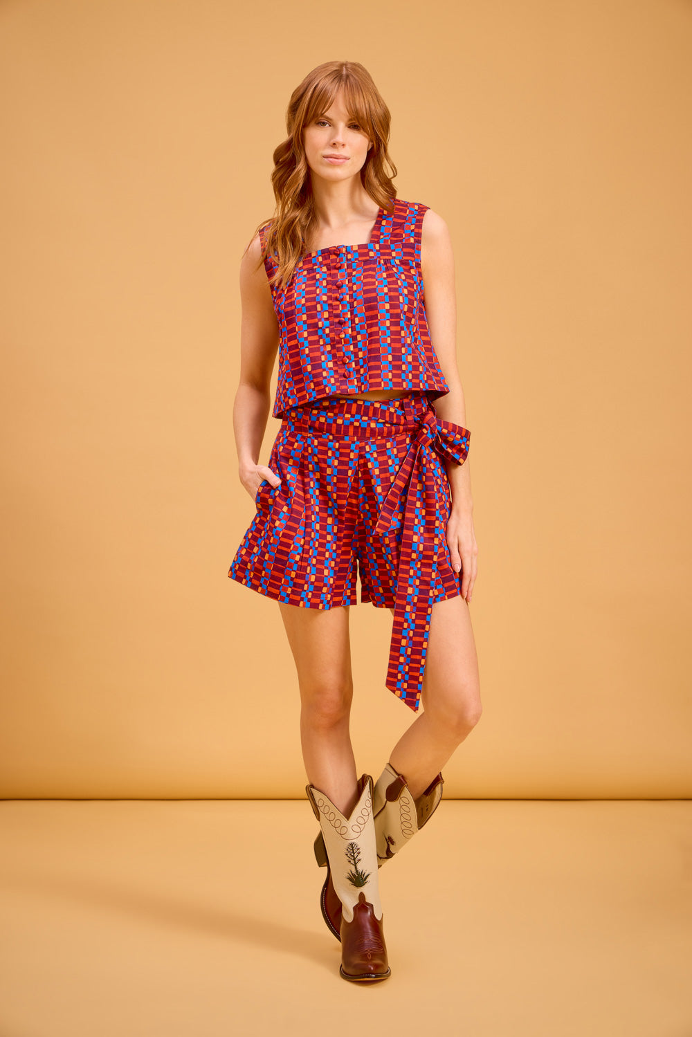 Nellie Top, Tessera
