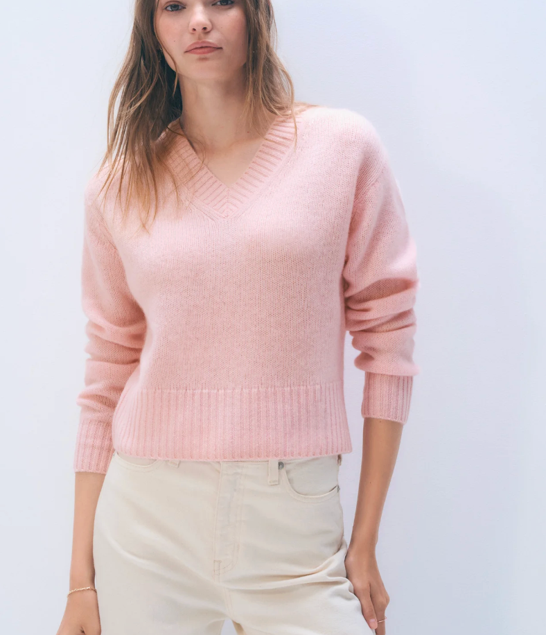 White + Warren Featherweight Cashmere V Neck Sweater in Pink Sands