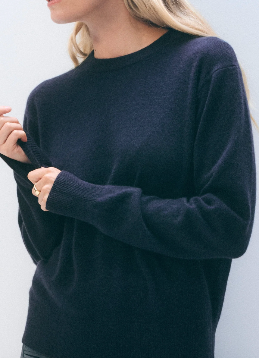 White + Warren Cashmere Crew in Deep Navy
