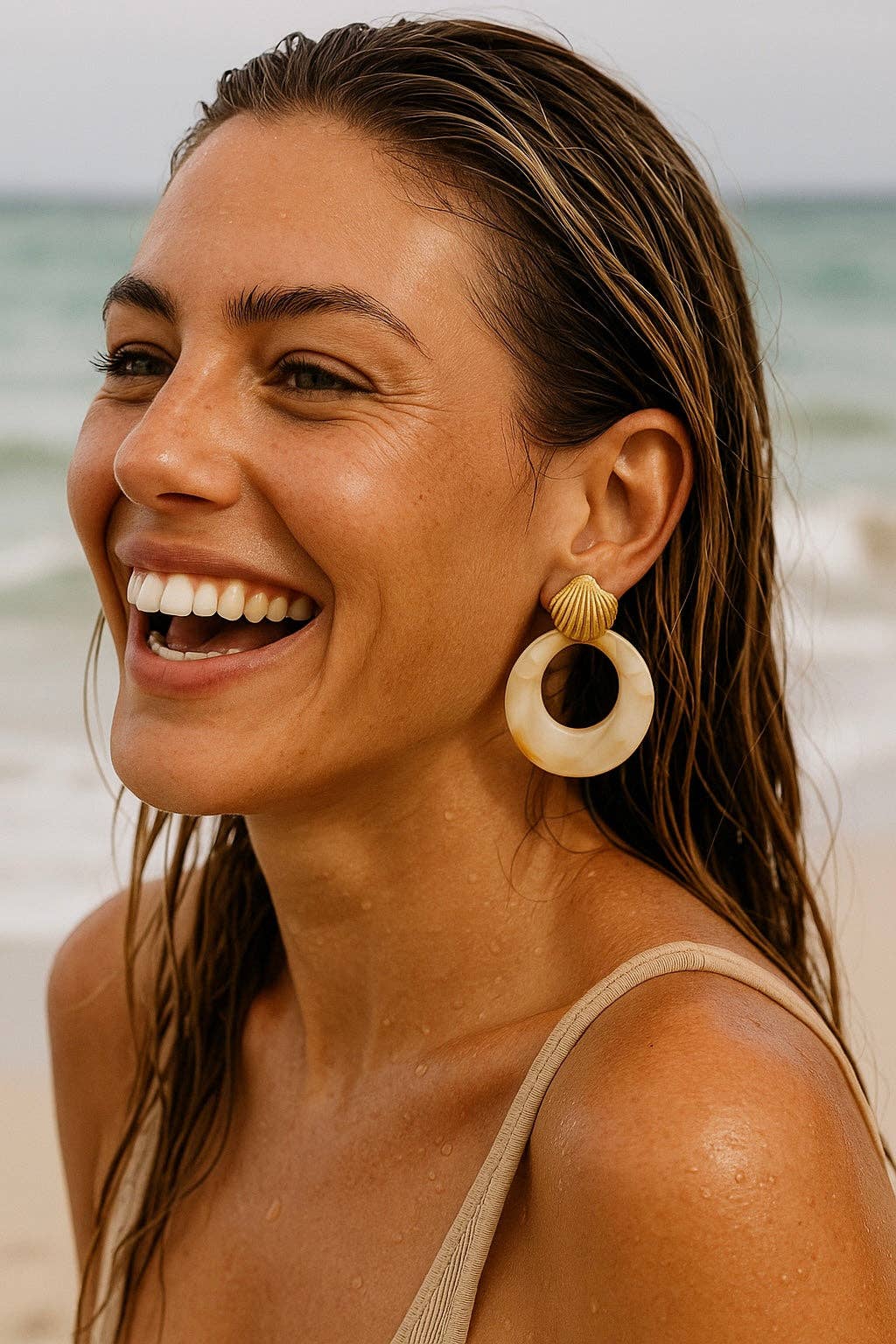 Toby Shell Earrings in Cream