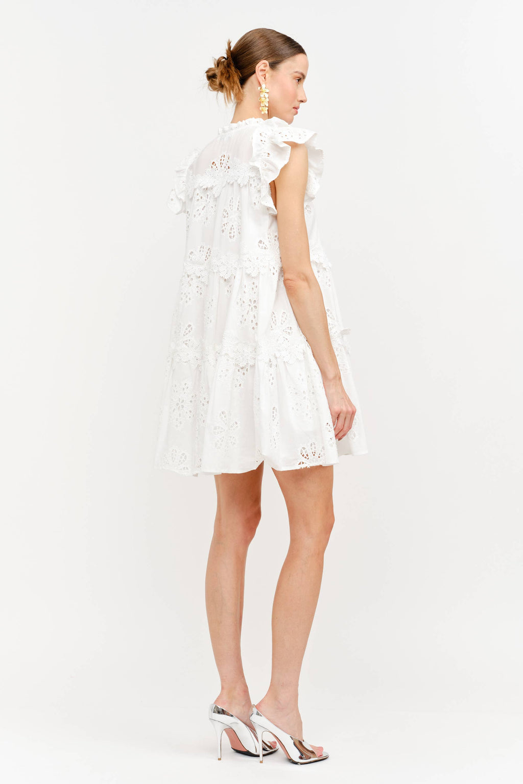Annie Dress in White Floral Embroiderery