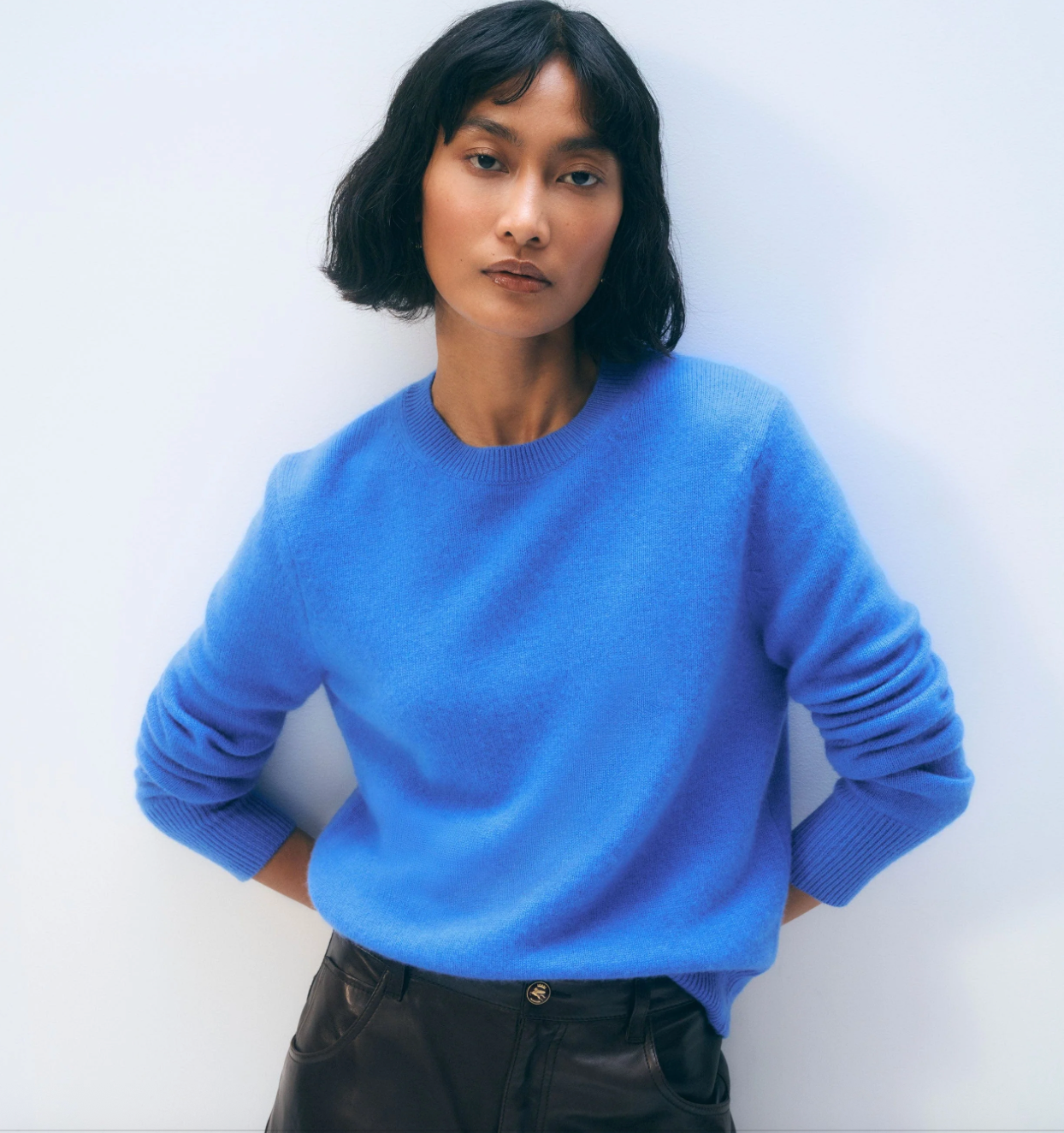 White & Warren Cashmere Rib Trim Crewneck in Blue Iris