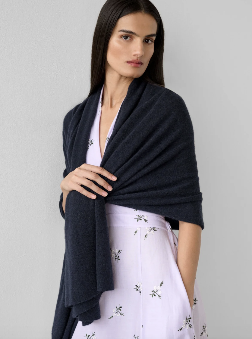 White + Warren Cashmere Travel Wrap in Navy