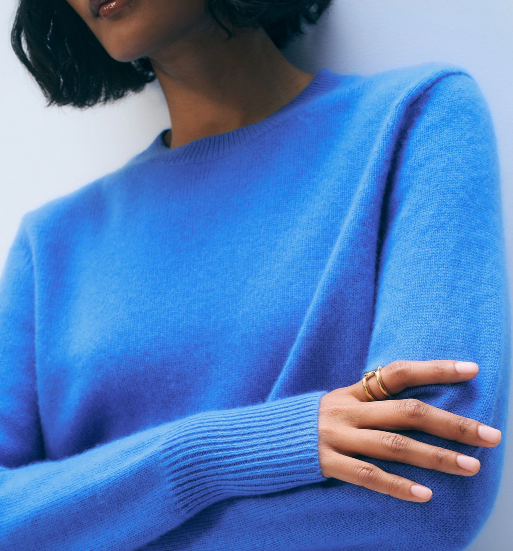 White & Warren Cashmere Rib Trim Crewneck in Blue Iris