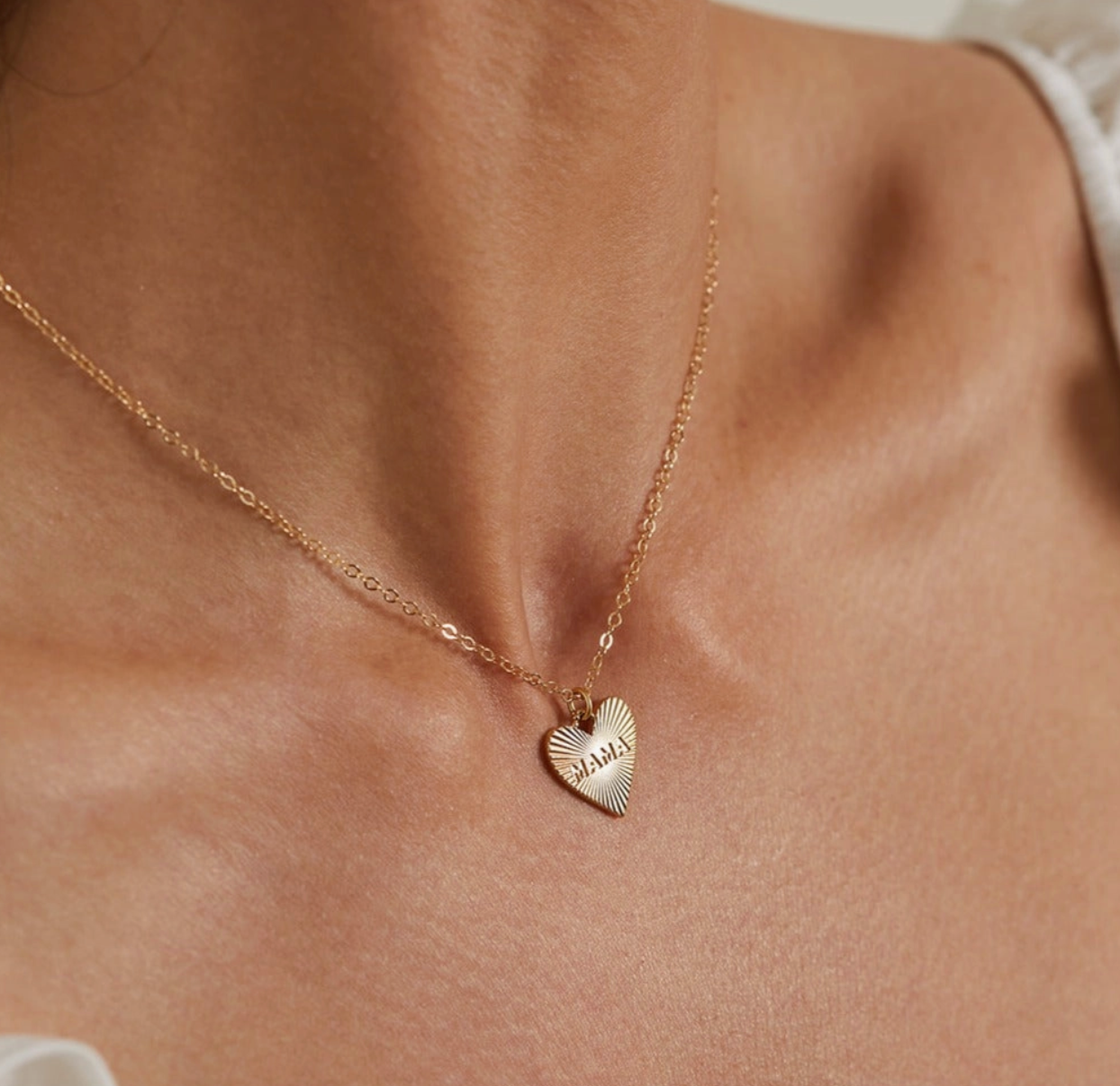 HART Dainty Heart MAMA Necklace