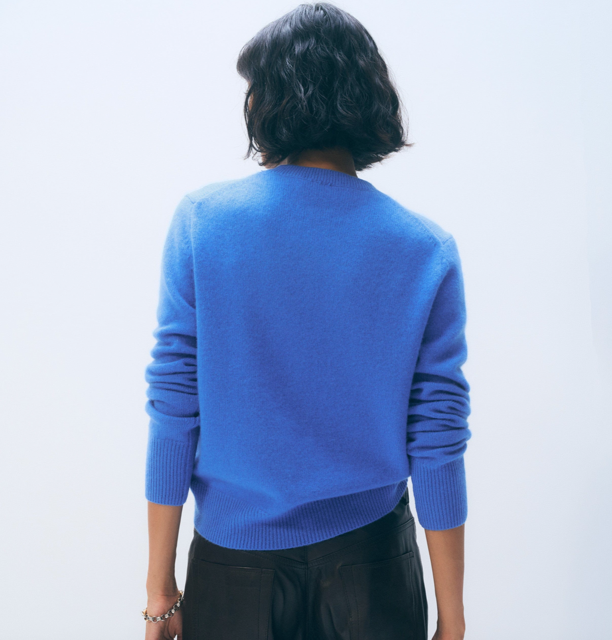 White & Warren Cashmere Rib Trim Crewneck in Blue Iris